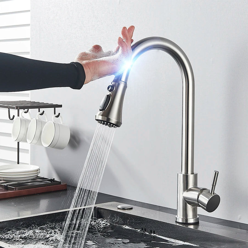 Torneira de cozinha com sensor retrátil