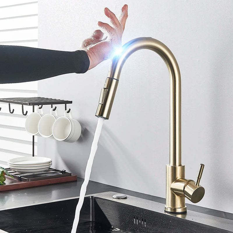 Torneira de cozinha com sensor retrátil