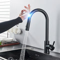 Torneira de cozinha com sensor retrátil