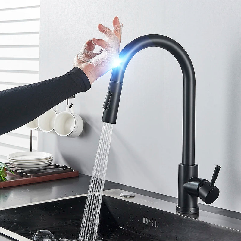 Torneira de cozinha com sensor retrátil