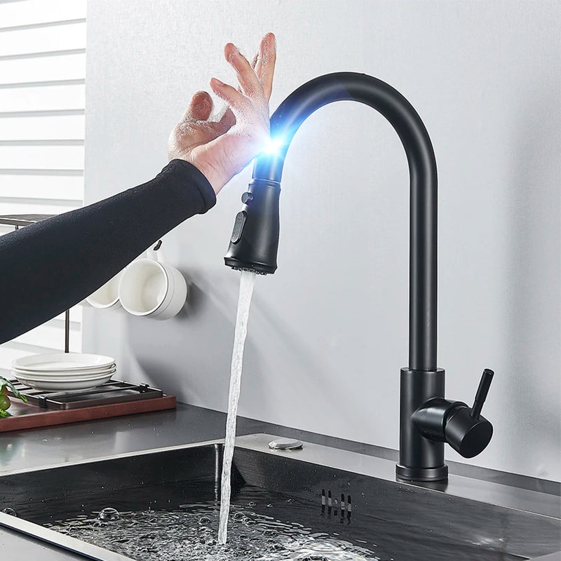 Torneira de cozinha com sensor retrátil